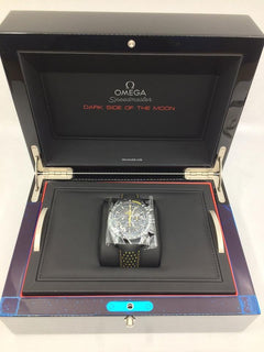 Omega Speedmasterdark side of the moon apollo 8 44.25 mm otomatik saat 311.92.44.30.01.001