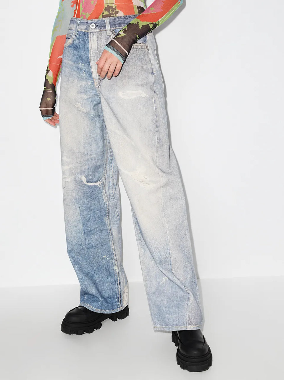 distressed-effect jeans