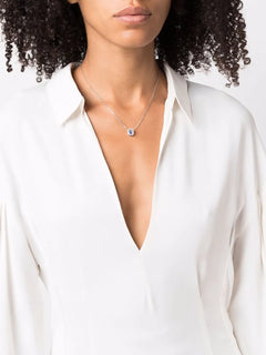 Una pendant necklace