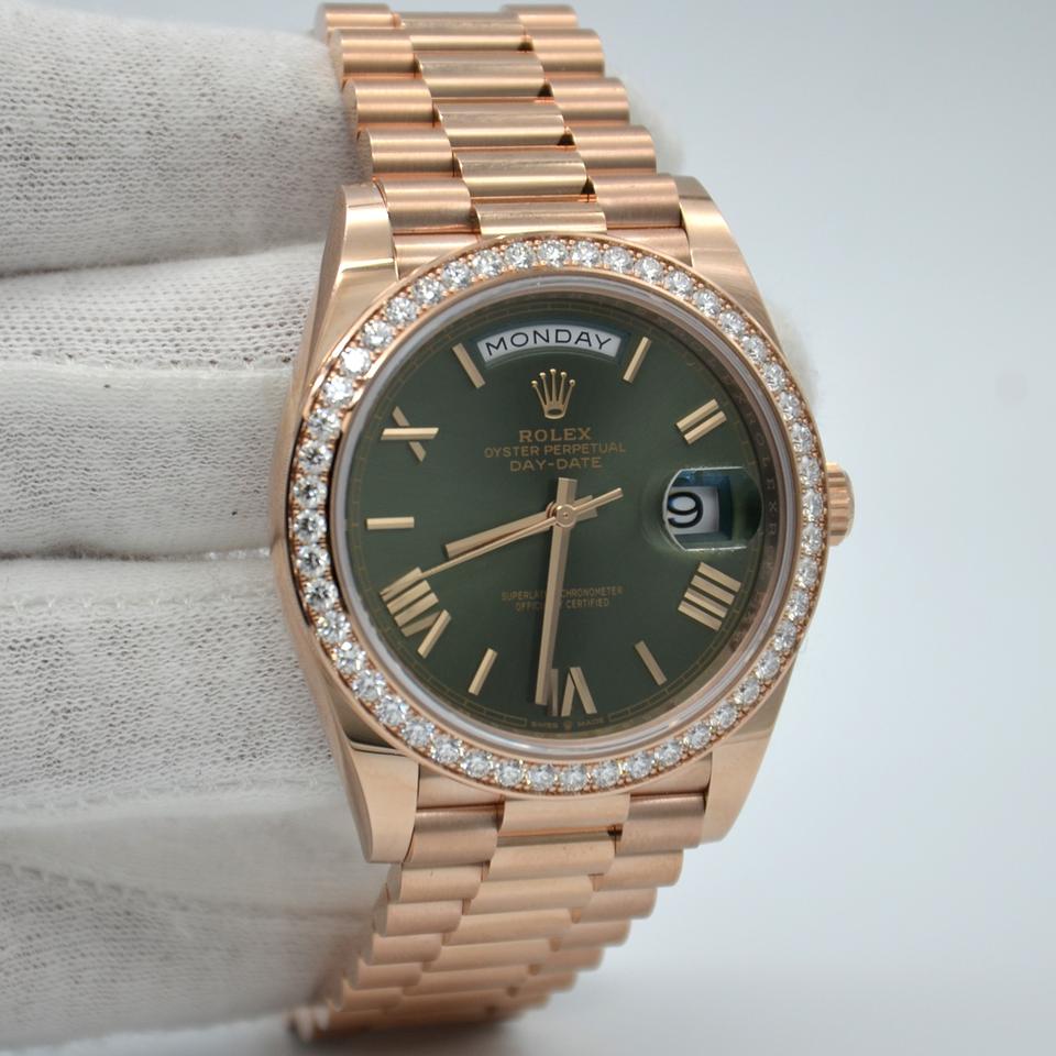Rolex | Day-Date | 228345RBR | Rose gold | 40 x 48 mm | Rose gold | Green | Automatic