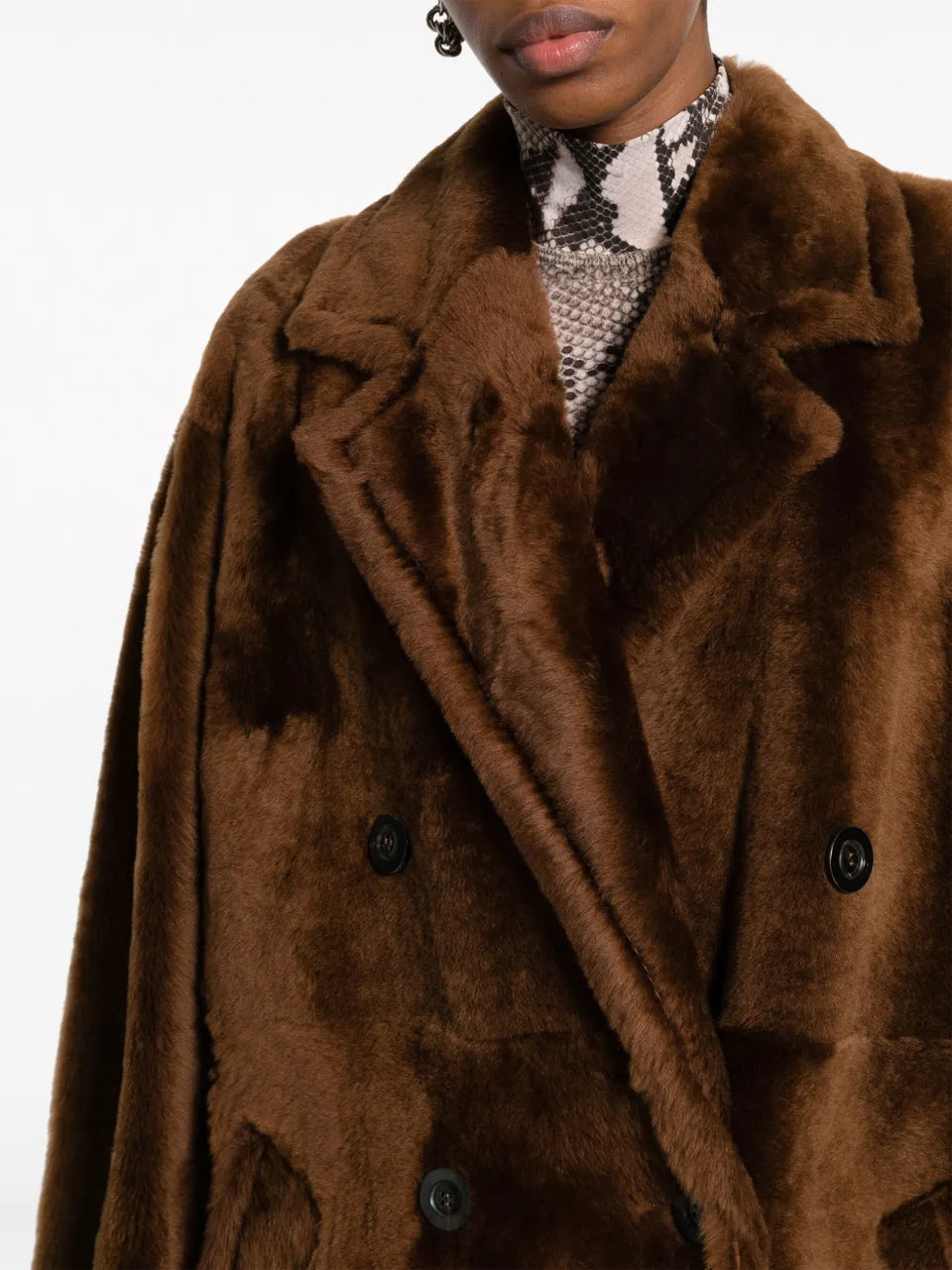 notched-lapels double-breasted coat