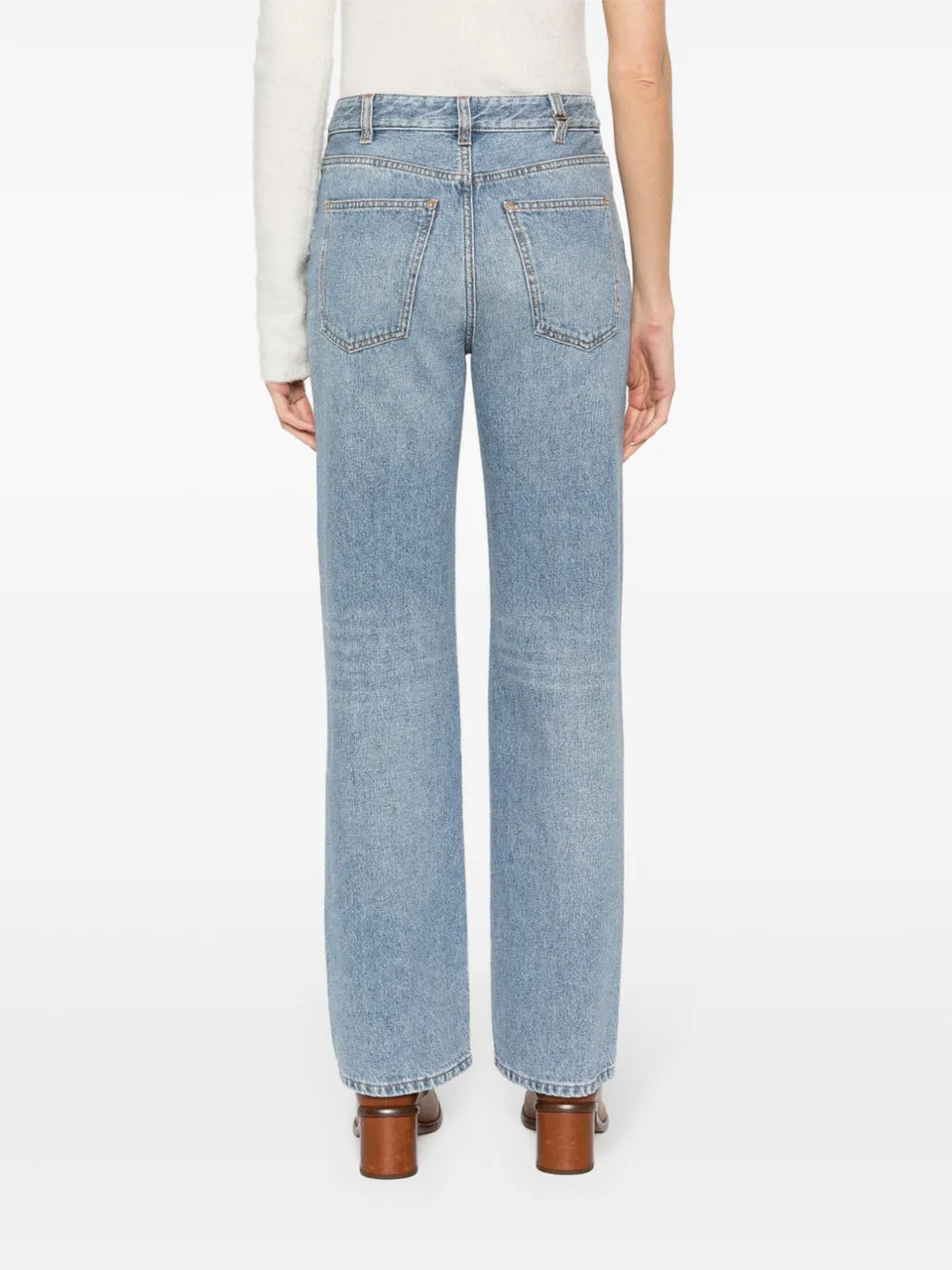 low-cut boyfriend jeans