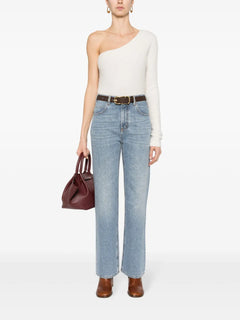 low-cut boyfriend jeans