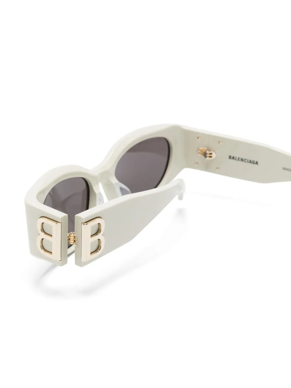 Bossy Round AF sunglasses