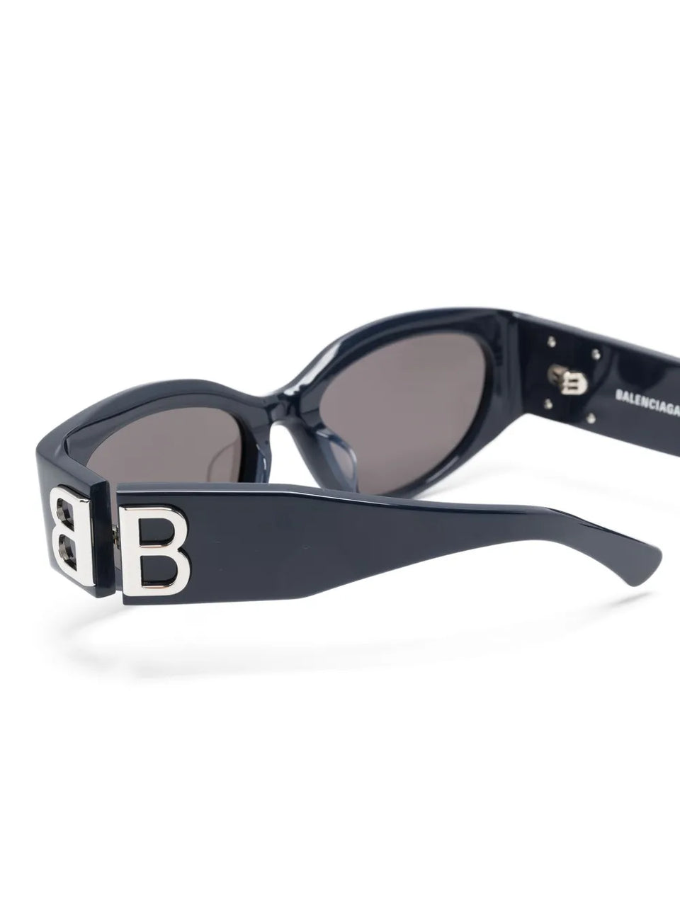 Bossy oval-frame sunglasses