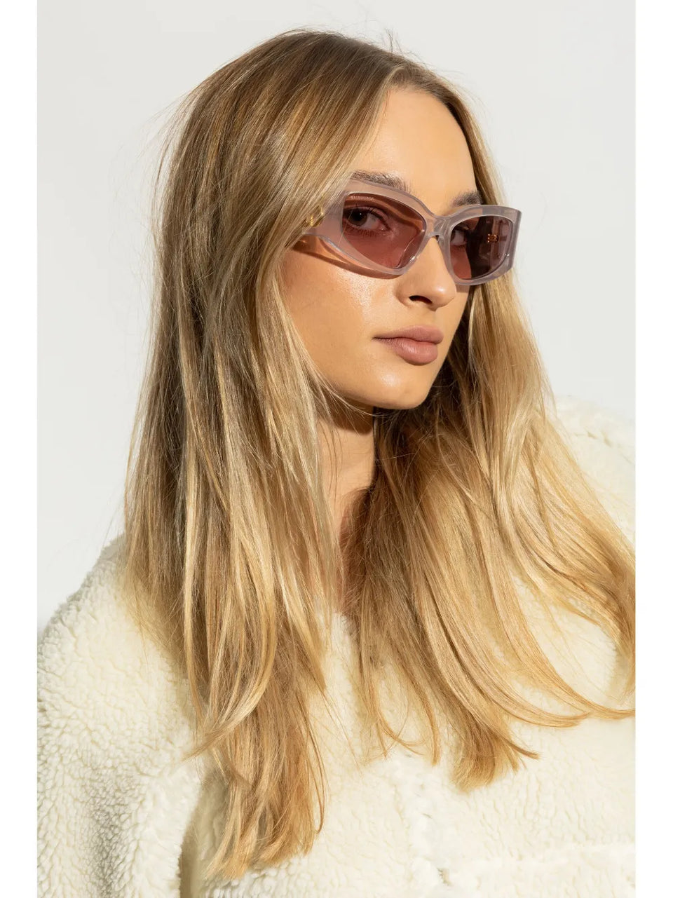 Bossy butterfly-frame sunglasses
