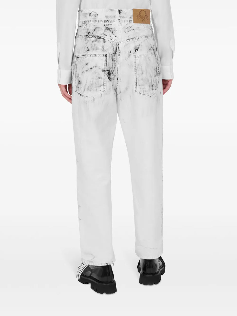 distressed-effect jeans