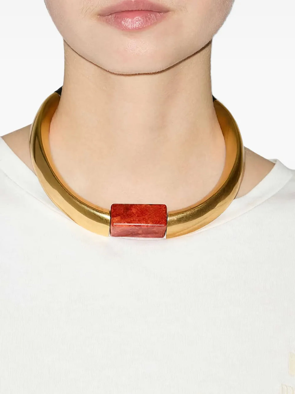 Noly chocker