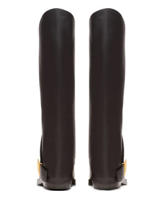 Twist boots