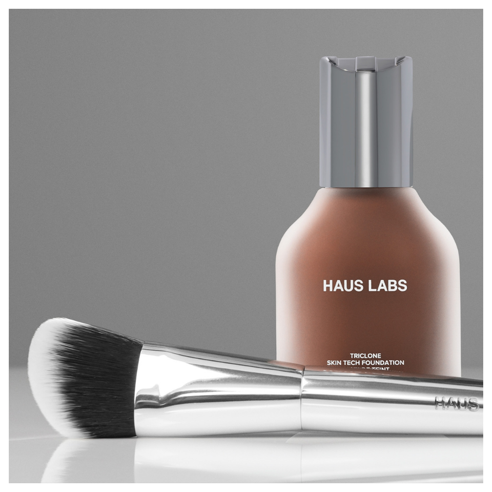 Triclone™ Skin Tech Foundation Brush