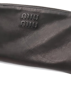 2020s embossed-leather shoulder bag