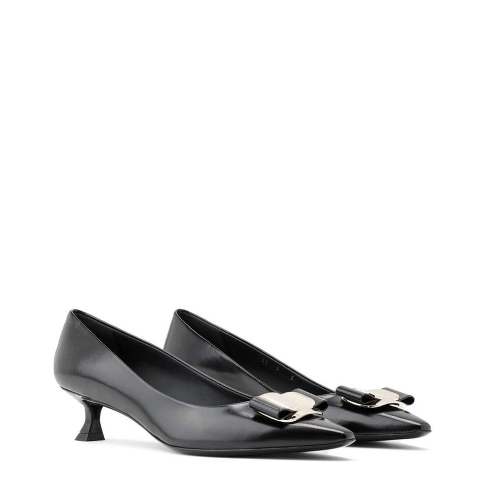 Black New Vara Leather Pumps