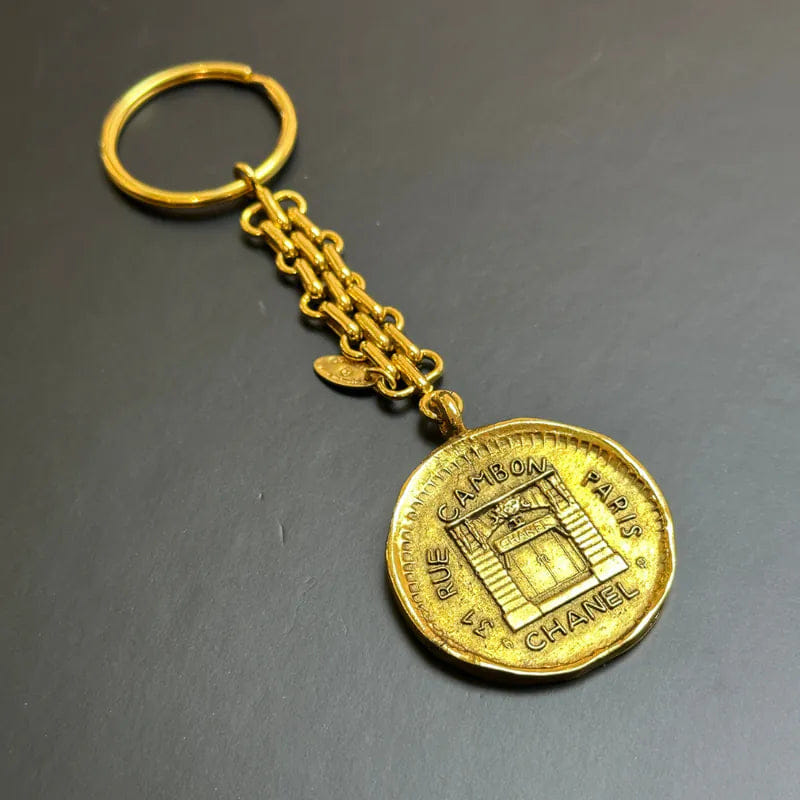 JW254 - CHANEL Gold Key Ring