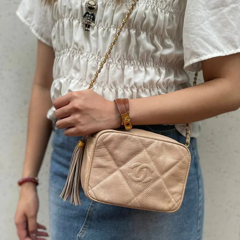 JAH164 - CHANEL Vintage Pink Lizard skin Tassel Camera bag