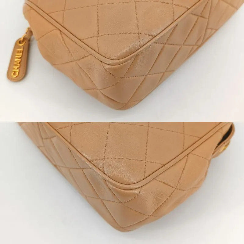 RA491 - CHANEL Vintage Beige Lambskin Quilted Handbag
