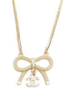 2024 interlocking-CC pendant necklace