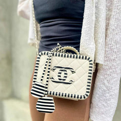 JAH168 - CHANEL Bicolor White/Black Caviar Leather Vanity Case Bag