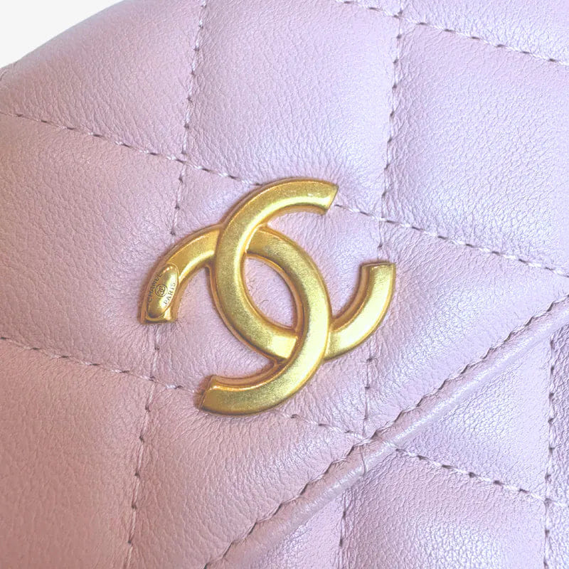 C586 - CHANEL Pink Calfskin Imitation Pearl Flap Card Holder With Chain