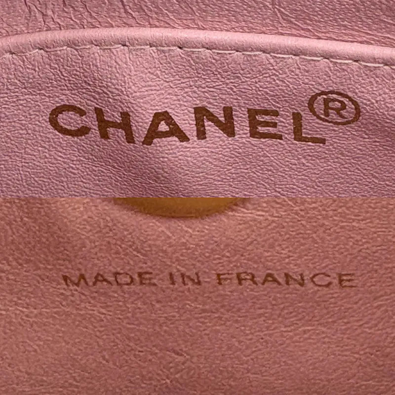C648 - CHANEL Vintage Pink Lambskin Handbag