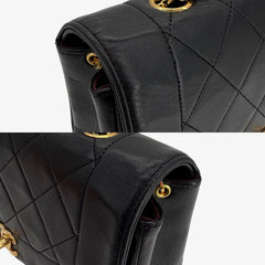 RG433 - CHANEL Vintage Black Lambskin 22cm Diana Flap Bag