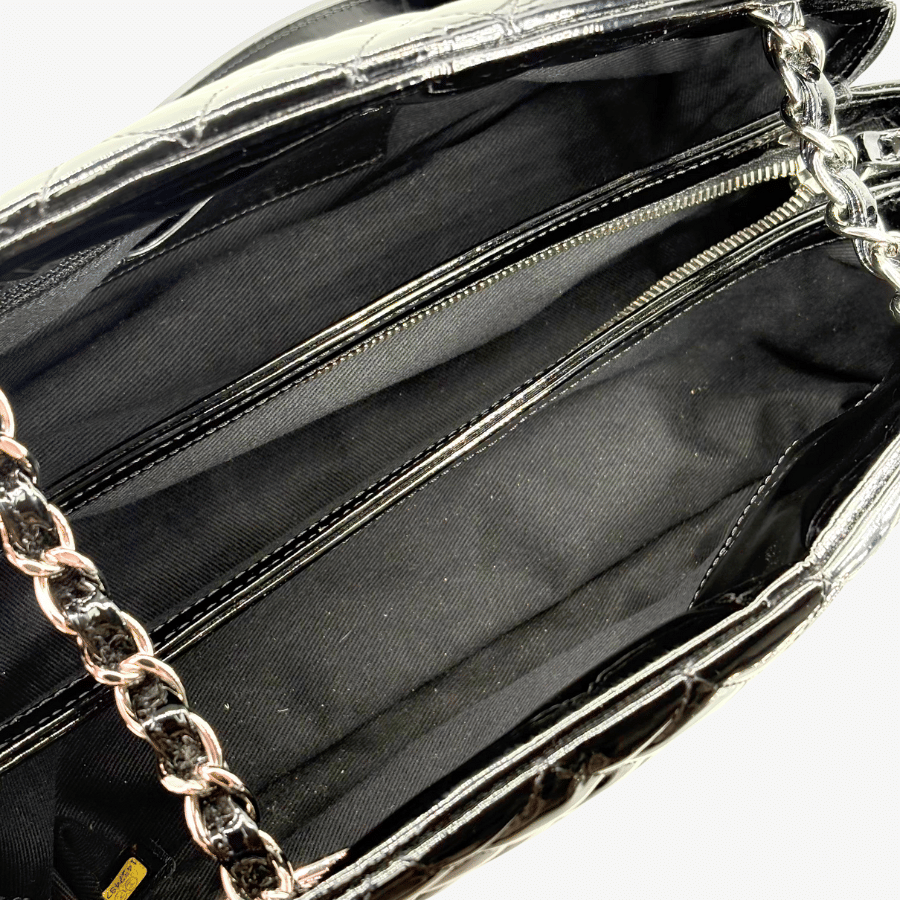 CS041 - CHANEL Vintage Black Mademoiselle Leather CC Charm Shoulder Bag