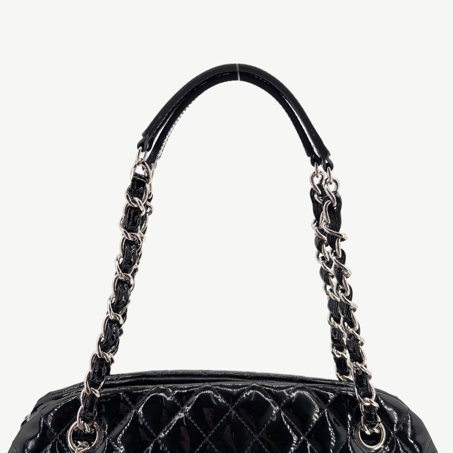CS041 - CHANEL Vintage Black Mademoiselle Leather CC Charm Shoulder Bag