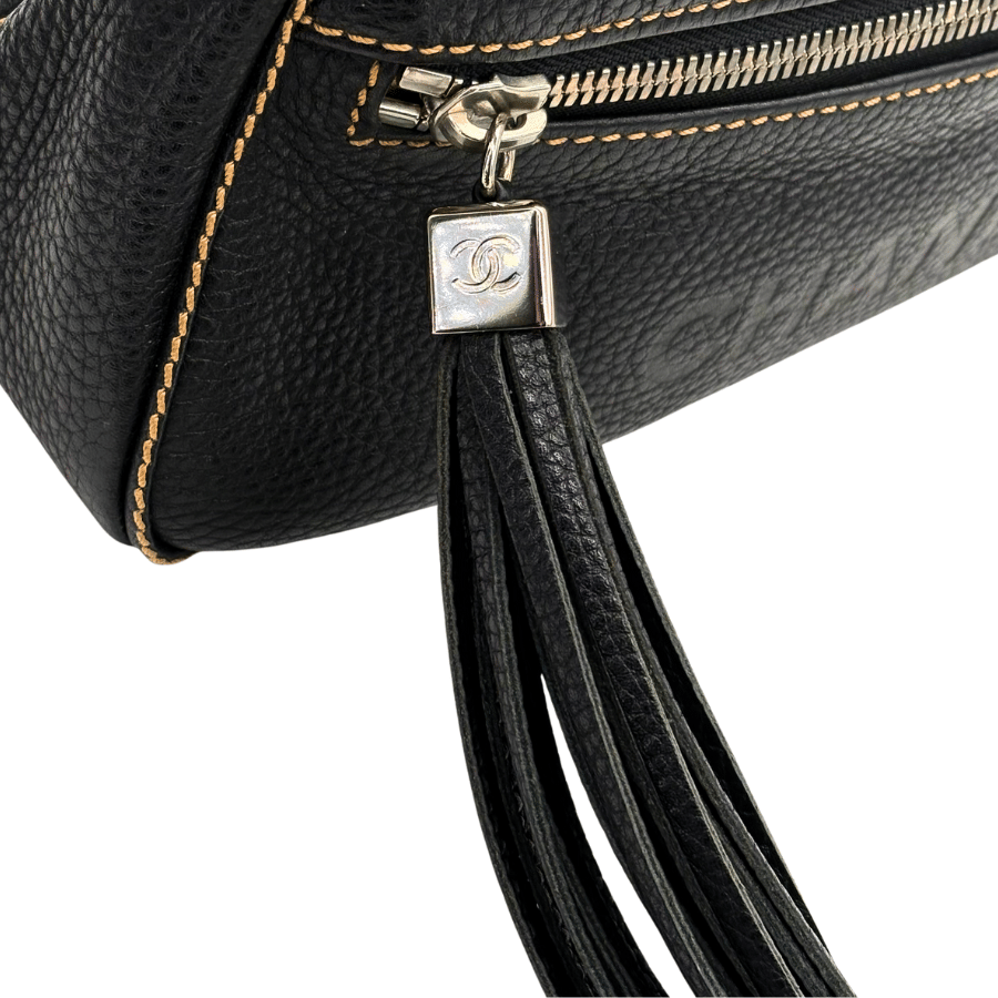 JAH226 - CHANEL Vintage Black Caviar Leather Handbag