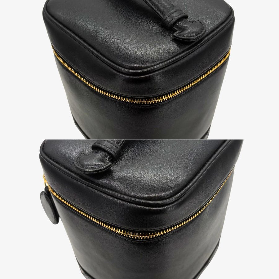 CS059 - CHANEL Vintage Black Lambskin Vanity Case Bag