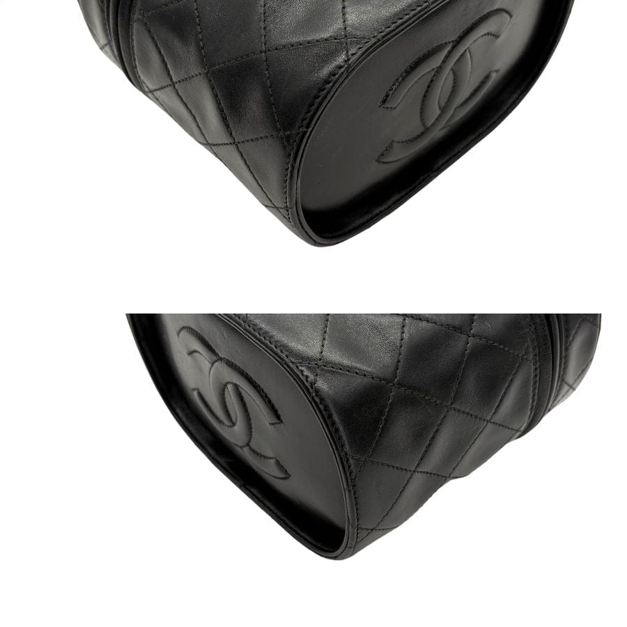 CS069 - CHANEL Vintage Black Lambskin Tassel Bucket Bag
