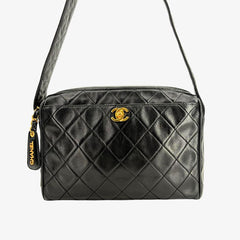 RG704 - CHANEL Vintage Black Lambskin Camera Bag