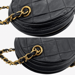 KA768 - Chanel Vintage Quilted Leather Shoulder Bag