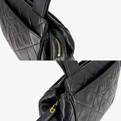 RG368 - CHANEL Vintage Black Lambskin Quilted Handbag