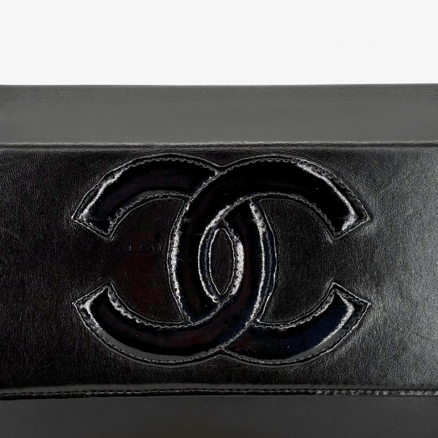 CS005 - CHANEL Vintage Black Lambskin CC Patent Snake Chain Flap Shoulder bag