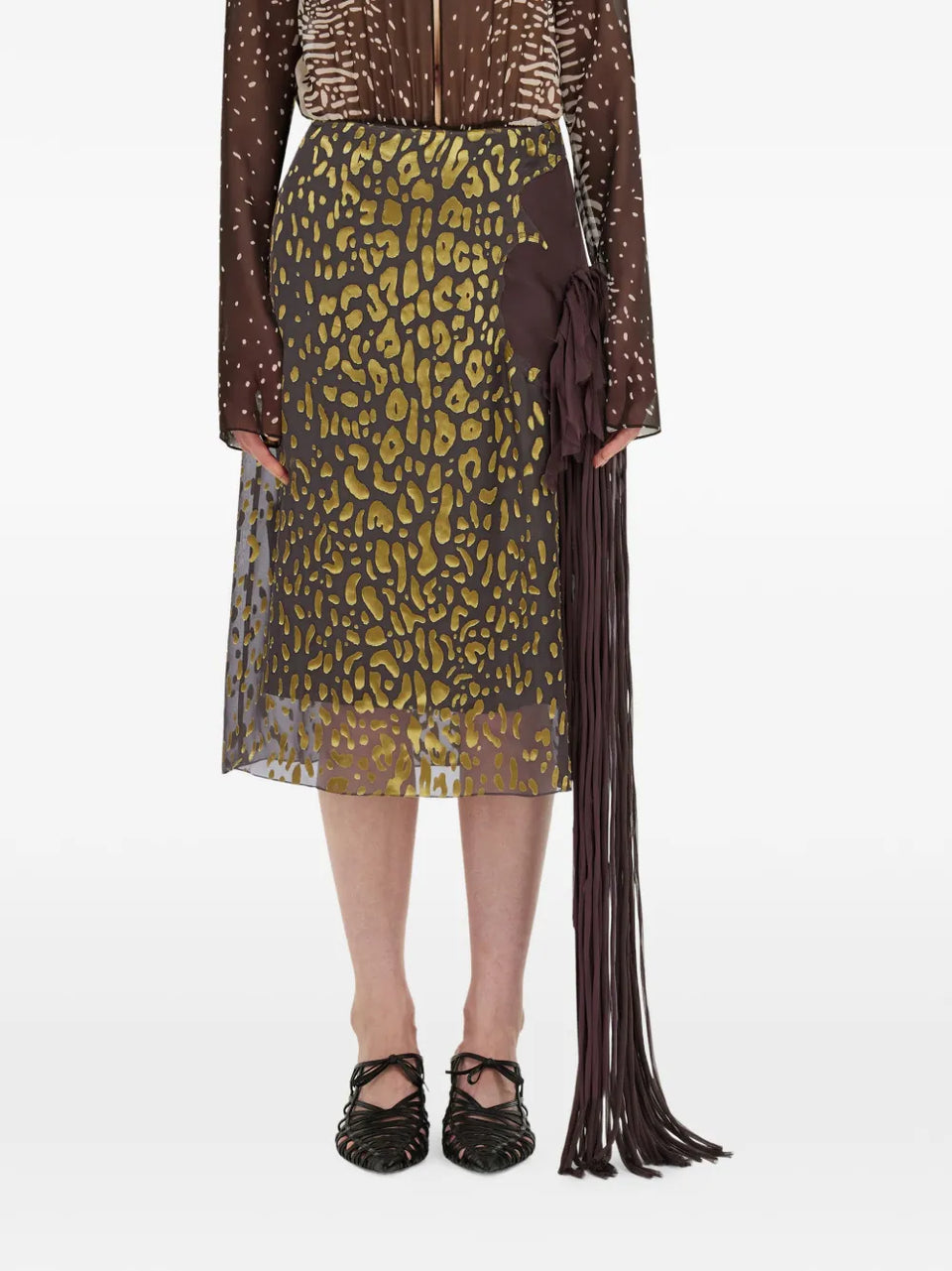 skirt with flower detail