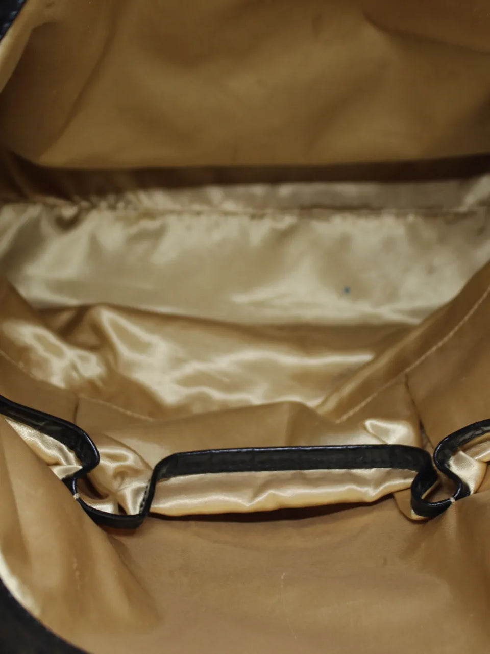 patent-leather shoulder bag