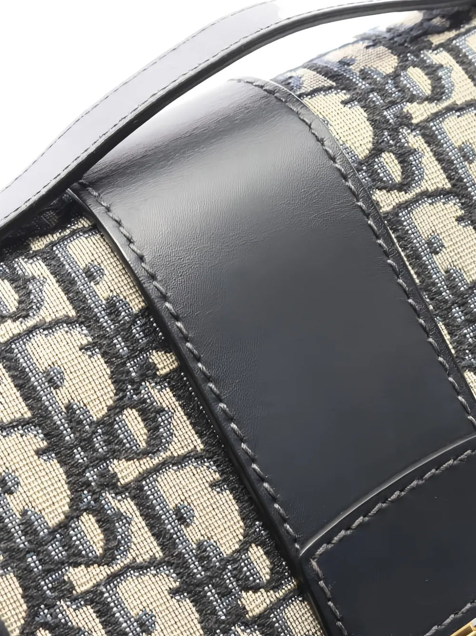 2010s 30 Montaigne shoulder bag