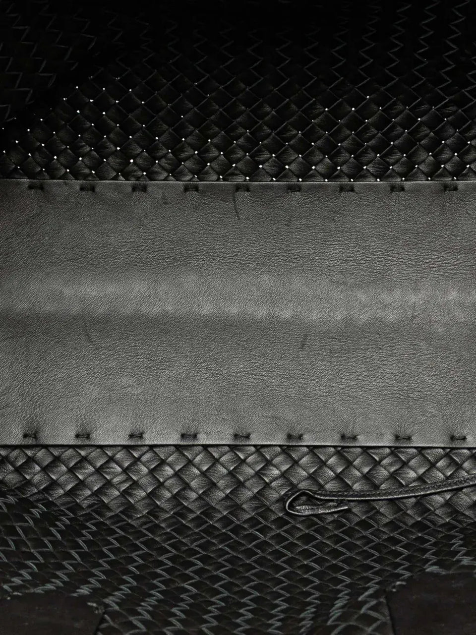 2012-2025 Medium Lambskin Intreccio Cabat tote bag
