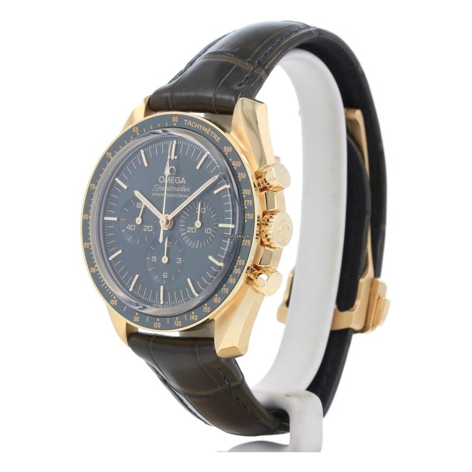 Omega Speedmaster Professional Moonwatch Yellow Gold Green dial Ref. 310.63.42.50.10.001 – 2025 – Full Set