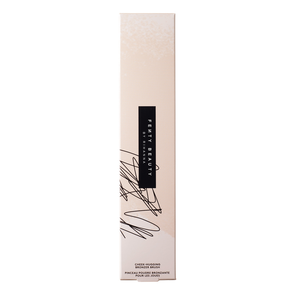 Cheek-Hugging Bronzer Brush 190