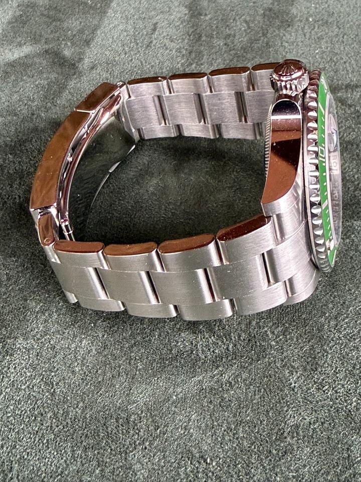 Rolex | Submariner | 116610LV | Steel | 40 mm | Steel | Green | Automatic