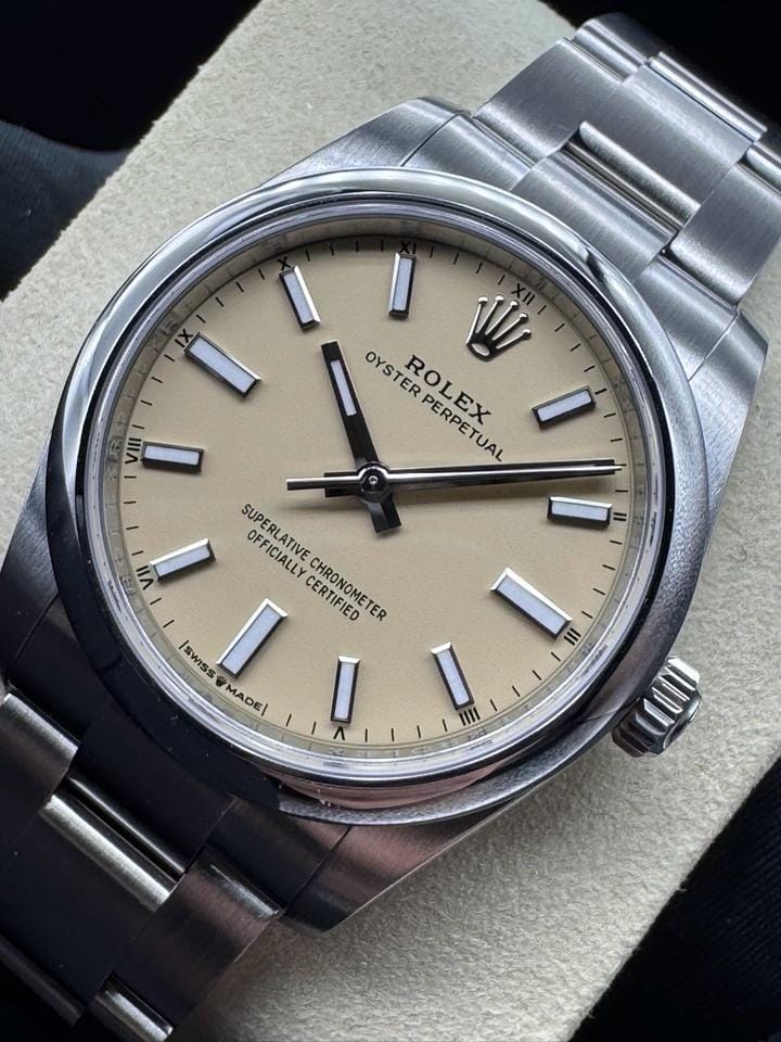 Rolex | Oyster Perpetual | 124200 | Steel | 34 mm | Steel | Automatic