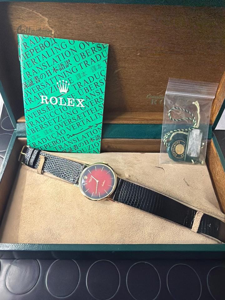 Rolex | Cellini | 4112 | Yellow gold | 32 x 38 mm | Leather | Red | Manual winding