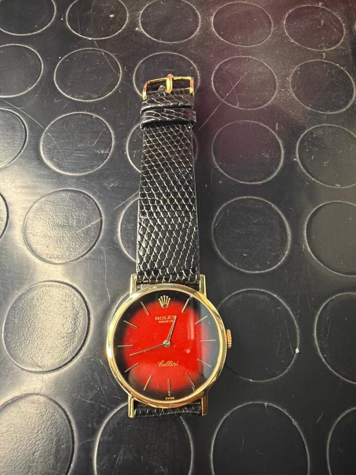 Rolex | Cellini | 4112 | Yellow gold | 32 x 38 mm | Leather | Red | Manual winding