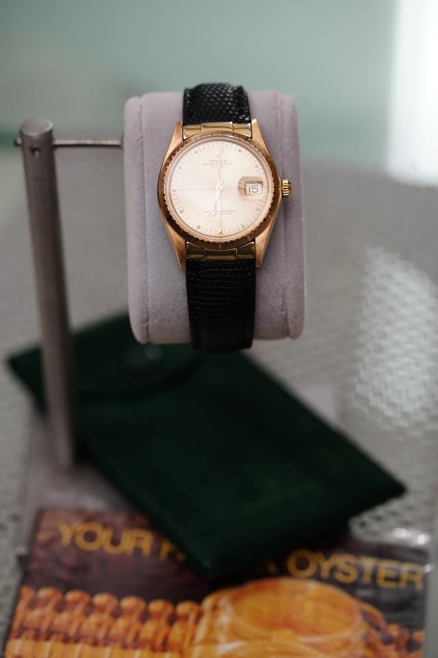 Rolex | Oyster Perpetual | 1512 | Yellow gold | 34 mm | Lizard skin | Champagne | Automatic