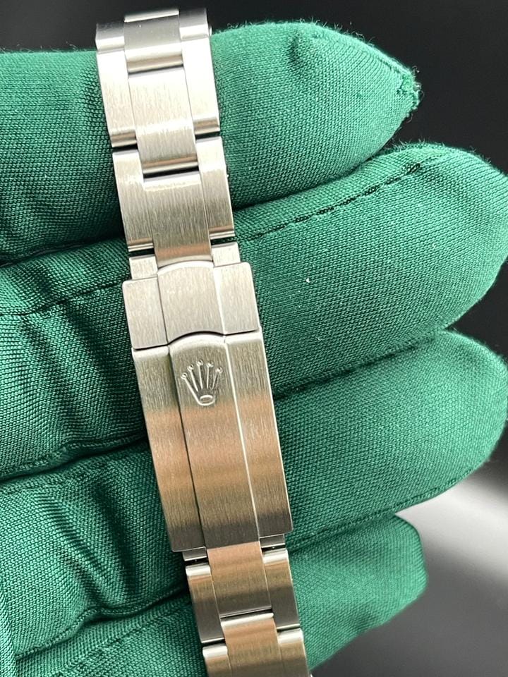Rolex | Oyster Perpetual | 176200 | Steel | 26 x 29 mm | Steel | White | Automatic
