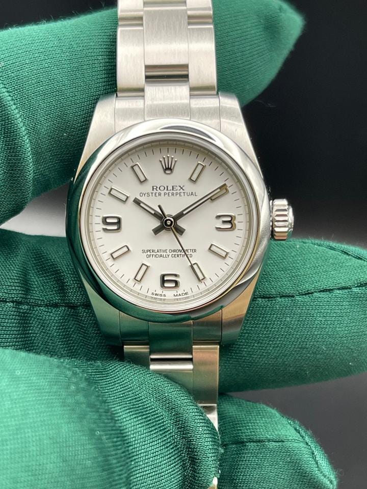 Rolex | Oyster Perpetual | 176200 | Steel | 26 x 29 mm | Steel | White | Automatic