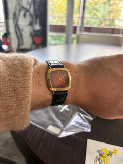 Rolex | Cellini | 4084 | Yellow gold | 30 x 28 mm | Leather | Red