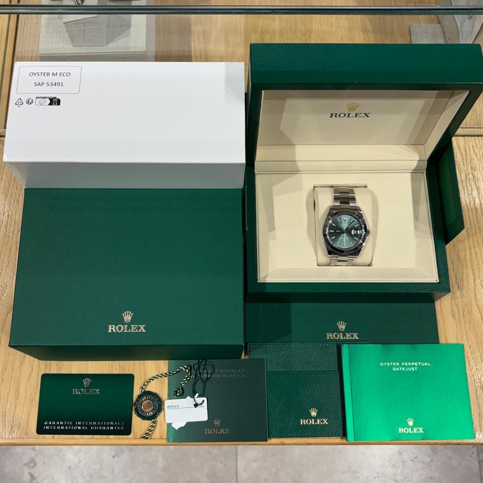 Rolex | Datejust | 126300 | Steel | 41 x 48 mm | Steel | Green | Automatic