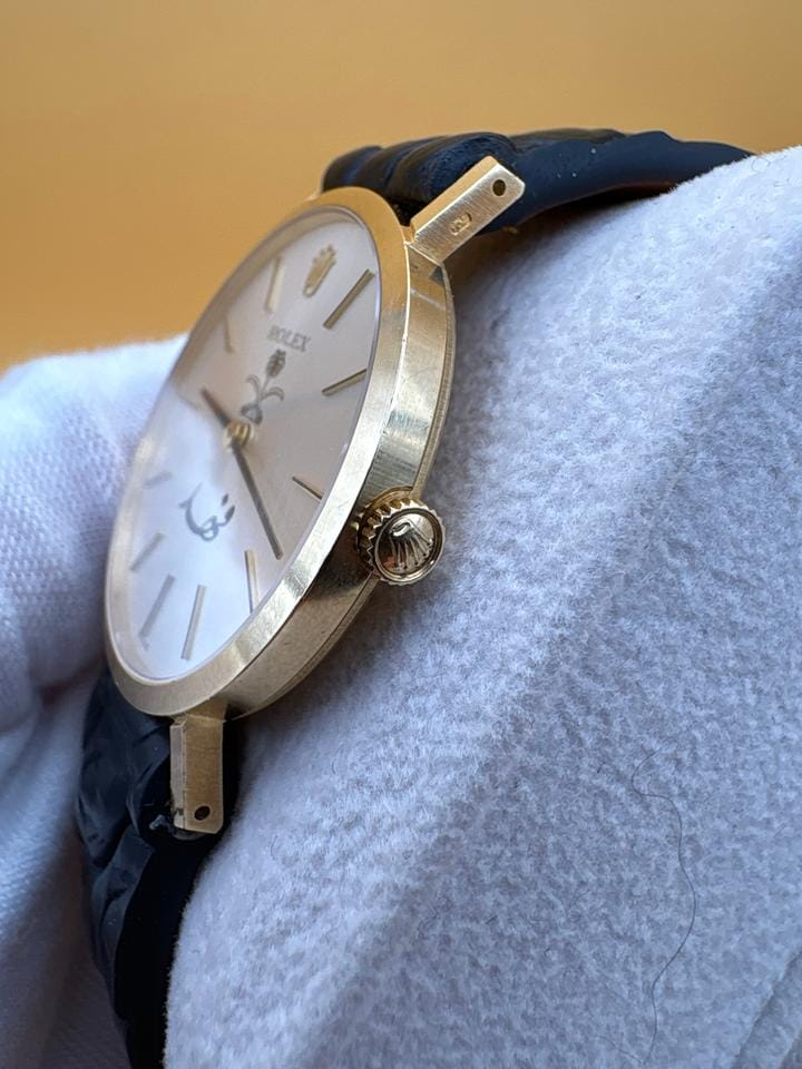 Rolex | Cellini | 4112 | Yellow gold | 32 x 38 mm | Leather | White | Manual winding