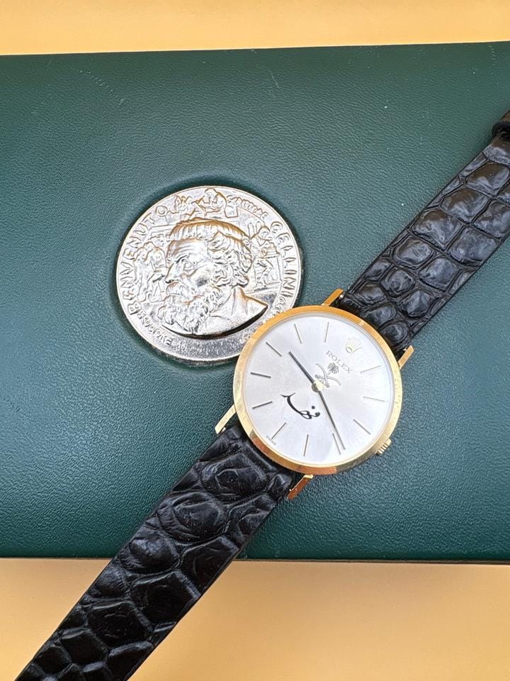 Rolex | Cellini | 4112 | Yellow gold | 32 x 38 mm | Leather | White | Manual winding